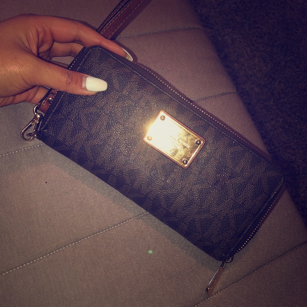 MK Logo Continent Wristlet.